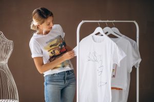 Utiliza el Creador de Camisetas de Copytop para personalizar tus diseños. Ideal para eventos, marcas y regalos únicos. Empieza a crear ahora.